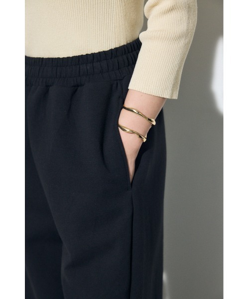 AZUL by moussy（アズールバイマウジー）の「ダンボールカーブワイドパンツ（スウェットパンツ・レディース・オフホワイト/ブラック/杢グレー・SMALL/MEDIUM）」の15枚目の写真