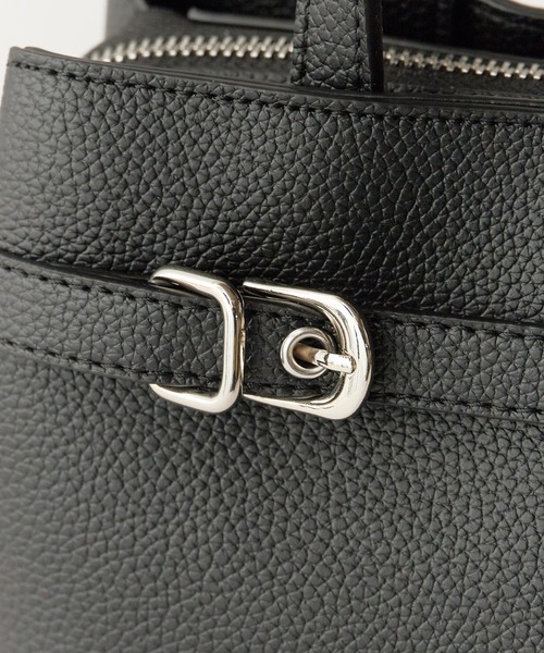 AO2(アオズ)の「2-Way Belt Design Faux Leather Handbag / 2WAY ベルトデザインフェイクレザー ハンドバッグ 秋 秋服 2026年秋冬(ハンドバッグ・レディース・ブラック/ブラウン/ベージュ/ダークブラウン・FREE)」の14枚目の写真