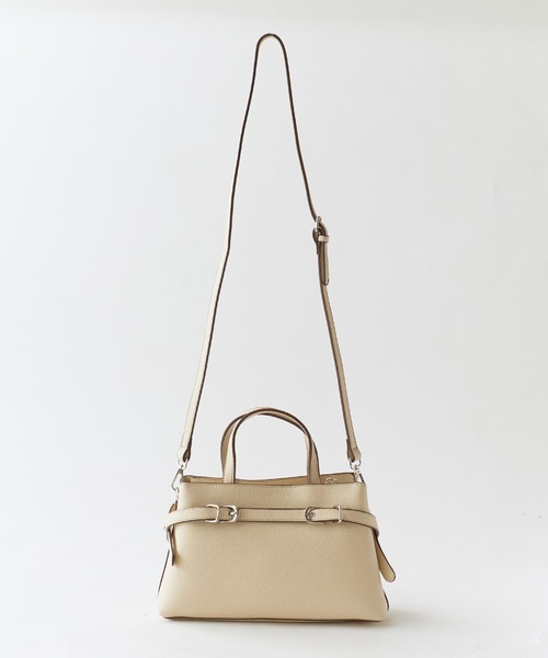 AO2(アオズ)の「2-Way Belt Design Faux Leather Handbag / 2WAY ベルトデザインフェイクレザー ハンドバッグ 秋 秋服 2026年秋冬(ハンドバッグ・レディース・ブラック/ブラウン/ベージュ/ダークブラウン・FREE)」の22枚目の写真