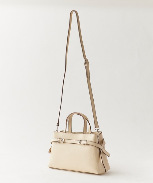 AO2(アオズ)の「2-Way Belt Design Faux Leather Handbag / 2WAY ベルトデザインフェイクレザー ハンドバッグ 秋 秋服 2026年秋冬(ハンドバッグ・レディース・ブラック/ブラウン/ベージュ/ダークブラウン・FREE)」の21枚目の写真