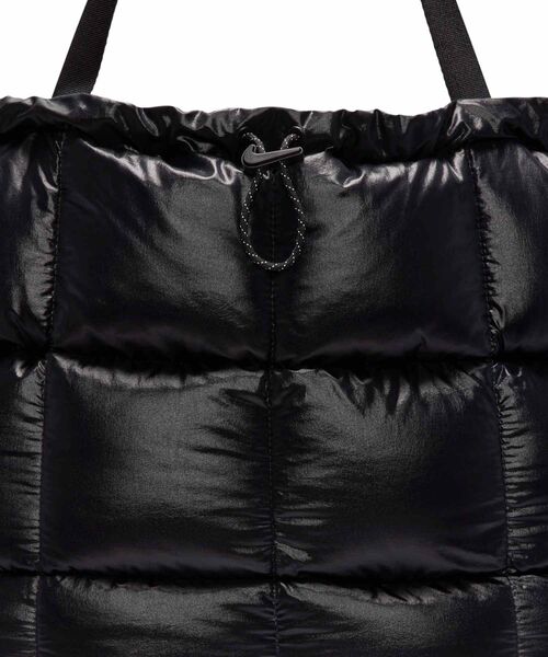 NIKE(ナイキ)の「ナイキ スポーツウェア パフル エクストララージ トート (60L) / Nike Sportswear Puffle Extra Large Tote (60L) IQ7682-010 Black(トートバッグ・メンズ・ブラック・ONE SIZE)」の5枚目の写真