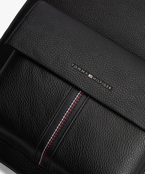 TOMMY HILFIGER(トミーヒルフィガー)の「セントラルバックパック(バックパック/リュック・メンズ・ブラック・FREE)」の3枚目の写真