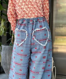 HELLO.SANFRANCISCO（ハローサンフランシスコ）の「【HELLO.SANFRANCISCO/ハローサンフランシスコ】裾フリル総柄刺繍イージーワイドデニム（デニムパンツ）」