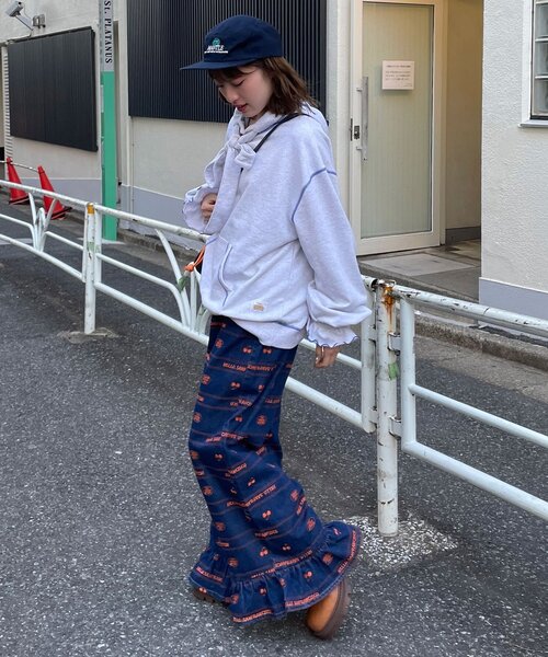 HELLO.SANFRANCISCO(ハローサンフランシスコ)の「【HELLO.SANFRANCISCO/ハローサンフランシスコ】裾フリル総柄刺繍イージーワイドデニム(デニムパンツ・レディース・サックスブルー/ブルー・MEDIUM/SMALL)」の7枚目の写真