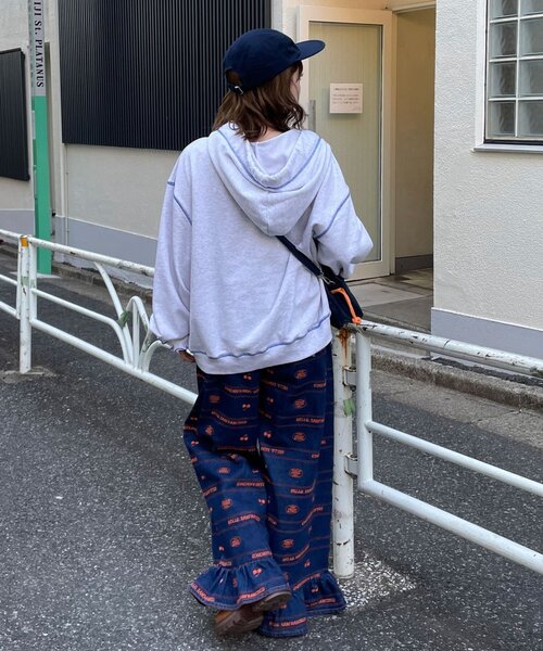 HELLO.SANFRANCISCO(ハローサンフランシスコ)の「【HELLO.SANFRANCISCO/ハローサンフランシスコ】裾フリル総柄刺繍イージーワイドデニム(デニムパンツ・レディース・サックスブルー/ブルー・MEDIUM/SMALL)」の8枚目の写真