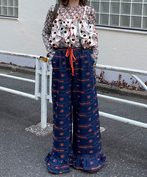 HELLO.SANFRANCISCO(ハローサンフランシスコ)の「【HELLO.SANFRANCISCO/ハローサンフランシスコ】裾フリル総柄刺繍イージーワイドデニム(デニムパンツ・レディース・サックスブルー/ブルー・MEDIUM/SMALL)」の10枚目の写真