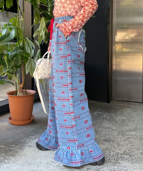 HELLO.SANFRANCISCO(ハローサンフランシスコ)の「【HELLO.SANFRANCISCO/ハローサンフランシスコ】裾フリル総柄刺繍イージーワイドデニム(デニムパンツ・レディース・サックスブルー/ブルー・MEDIUM/SMALL)」の14枚目の写真