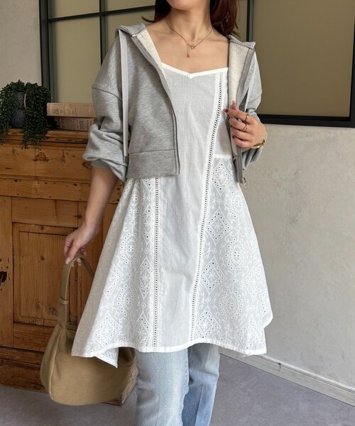 Thevon(ゼボン)の「コットンレースキャミチュニック(チュニック・レディース・オフホワイト/ブラック・FREE)」の1枚目の写真