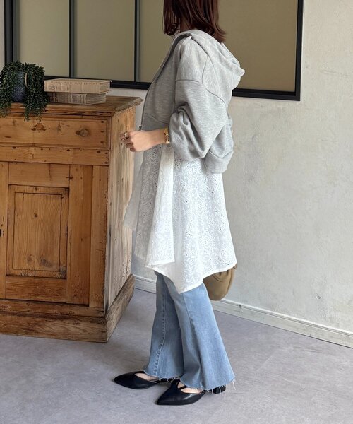 Thevon(ゼボン)の「コットンレースキャミチュニック(チュニック・レディース・オフホワイト/ブラック・FREE)」の14枚目の写真