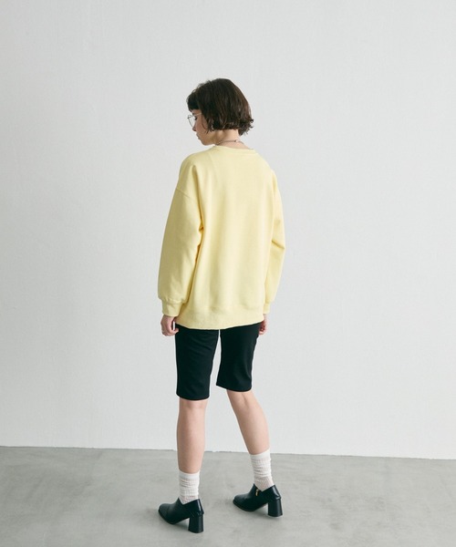 uchi.(ウチ)の「ロゴプリント 裏毛スウェットトップス(スウェット・レディース・オフホワイト/イエロー/ネイビー・FREE)」の9枚目の写真