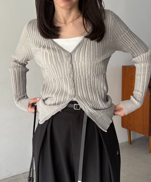 CAPRICIEUX LE'MAGE（カプリシューレマージュ）の「バイカラーリブカーディガン（カーディガン/ボレロ・レディース・ブラック/ベージュ/グレー・FREE）」の6枚目の写真