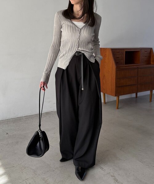 CAPRICIEUX LE'MAGE（カプリシューレマージュ）の「バイカラーリブカーディガン（カーディガン/ボレロ・レディース・ブラック/ベージュ/グレー・FREE）」の8枚目の写真