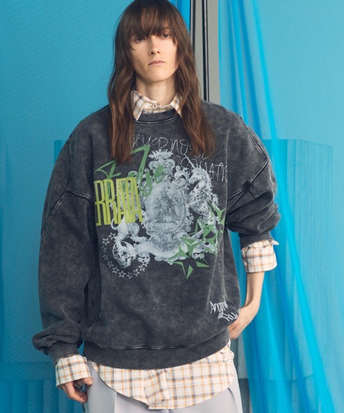 MAISON SPECIAL(メゾンスペシャル)の「《UNISEX》【Hypnose Association for MAISON SPECIAL】「STAR」Prime-Over Crew Neck Sweatshirt/「スター」 プライムオーバークルーネックスウェット【MAISON SPECIAL/メゾンスペシャル】(スウェット・メンズ・ブラック/ライトグレー・0/1/2)」の2枚目の写真