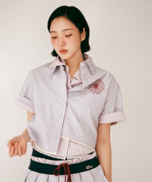 Mardi Mercredi(マルディメクルディ)の「COTTON CROPPED SHIRT HALF SLEEVE STRIPE / コットン クロップド シャツ ハーフスリーブ ストライプ(シャツ/ブラウス・レディース・ピンク/ブルー・FREE)」の6枚目の写真
