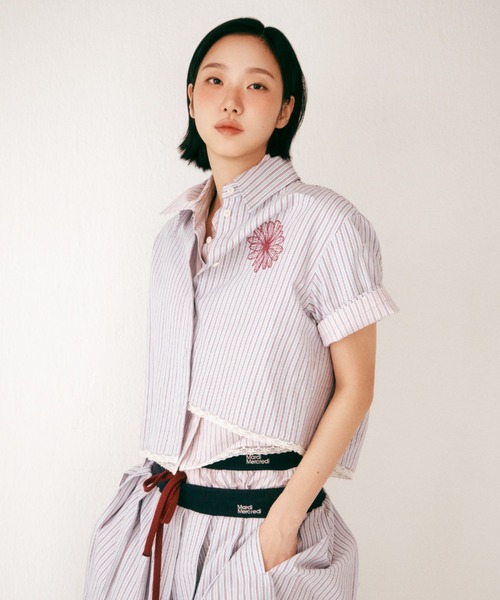 Mardi Mercredi(マルディメクルディ)の「COTTON CROPPED SHIRT HALF SLEEVE STRIPE / コットン クロップド シャツ ハーフスリーブ ストライプ(シャツ/ブラウス・レディース・ピンク/ブルー・FREE)」の5枚目の写真