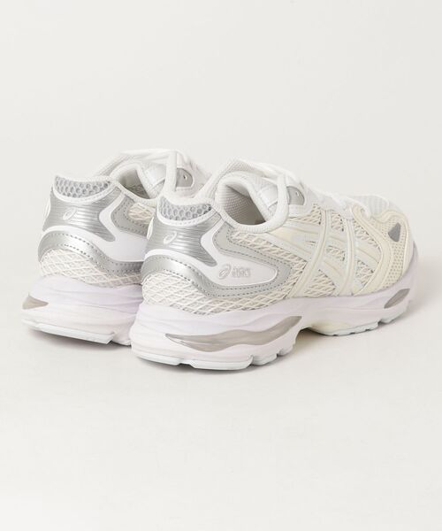 ASICS(アシックス)の「GEL-K1011 / ゲルケー1011(スニーカー・メンズ・ホワイト×シルバー・25.5/29/28/26/23/24/23.5/27/25/26.5/27.5/24.5/28.5)」の3枚目の写真