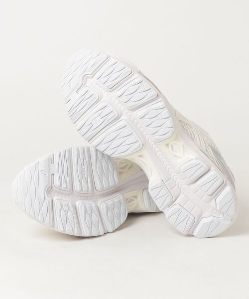 ASICS(アシックス)の「GEL-K1011 / ゲルケー1011(スニーカー・メンズ・ホワイト×シルバー・25.5/29/28/26/23/24/23.5/27/25/26.5/27.5/24.5/28.5)」の4枚目の写真