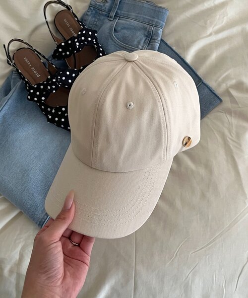 prose verse（プロズヴェール）の「メタルチャームツイルキャップ（キャップ・レディース・ライトベージュ/ブラック・FREE）」の2枚目の写真