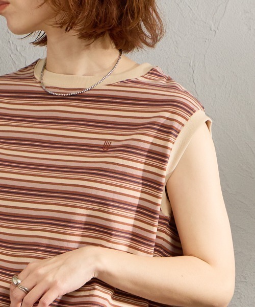 UNIVERSAL OVERALL（ユニバーサルオーバーオール）の「[UNIVERSAL OVERALL/ユニバーサルオーバーオール] 別注 ワンポイントロゴ刺繍 ノースリーブカットソー（Tシャツ/カットソー・レディース・ブラック系/ベージュ系/ホワイト/ブラウン系/ブラック・F）」の17枚目の写真