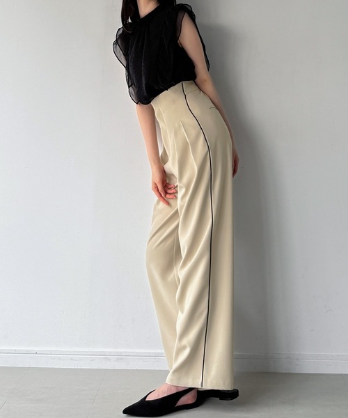 junoah(ジュノア)の「ハイウエストサイドラインスラックス(スラックス・レディース・アイボリー/ブラック/ダークグレー・LARGE/MEDIUM/SMALL)」の12枚目の写真