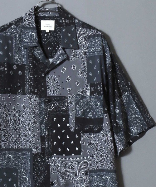 ANPAS(アンパス)の「Rayon Patterned Aloha Shirt / レーヨン総柄アロハシャツ 開襟シャツ メンズ トップス ハワイアンシャツ 半袖(シャツ/ブラウス・メンズ・ネイビー系1/ネイビー系3/ブラック系2/ネイビー系2/ブラック系5/ブラック系4/アイボリー系1/ブラック系3/ブラック系1・M/XL/L)」の3枚目の写真
