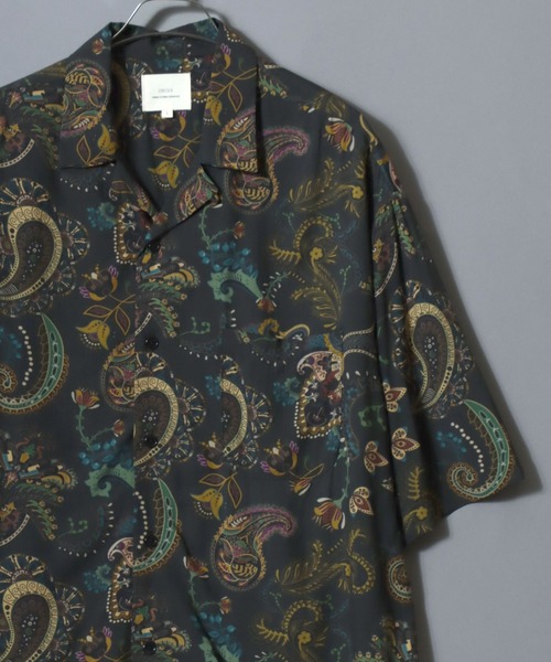 ANPAS(アンパス)の「Rayon Patterned Aloha Shirt / レーヨン総柄アロハシャツ 開襟シャツ メンズ トップス ハワイアンシャツ 半袖(シャツ/ブラウス・メンズ・ネイビー系1/ネイビー系3/ブラック系2/ネイビー系2/ブラック系5/ブラック系4/アイボリー系1/ブラック系3/ブラック系1・M/XL/L)」の1枚目の写真