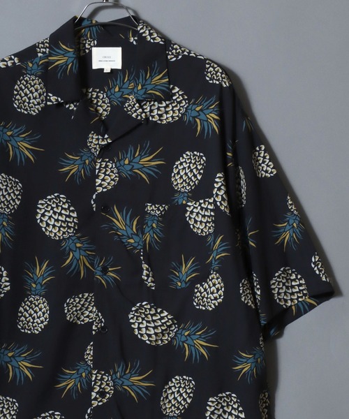 ANPAS(アンパス)の「Rayon Patterned Aloha Shirt / レーヨン総柄アロハシャツ 開襟シャツ メンズ トップス ハワイアンシャツ 半袖(シャツ/ブラウス・メンズ・ネイビー系1/ネイビー系3/ブラック系2/ネイビー系2/ブラック系5/ブラック系4/アイボリー系1/ブラック系3/ブラック系1・M/XL/L)」の5枚目の写真