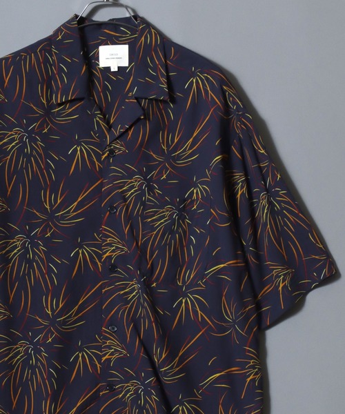 ANPAS(アンパス)の「Rayon Patterned Aloha Shirt / レーヨン総柄アロハシャツ 開襟シャツ メンズ トップス ハワイアンシャツ 半袖(シャツ/ブラウス・メンズ・ネイビー系1/ネイビー系3/ブラック系2/ネイビー系2/ブラック系5/ブラック系4/アイボリー系1/ブラック系3/ブラック系1・M/XL/L)」の8枚目の写真