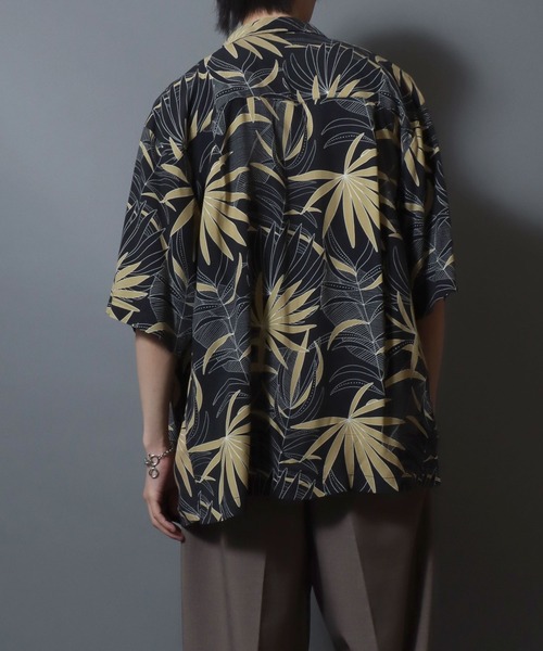 ANPAS(アンパス)の「Rayon Patterned Aloha Shirt / レーヨン総柄アロハシャツ 開襟シャツ メンズ トップス ハワイアンシャツ 半袖(シャツ/ブラウス・メンズ・ネイビー系1/ネイビー系3/ブラック系2/ネイビー系2/ブラック系5/ブラック系4/アイボリー系1/ブラック系3/ブラック系1・M/XL/L)」の11枚目の写真