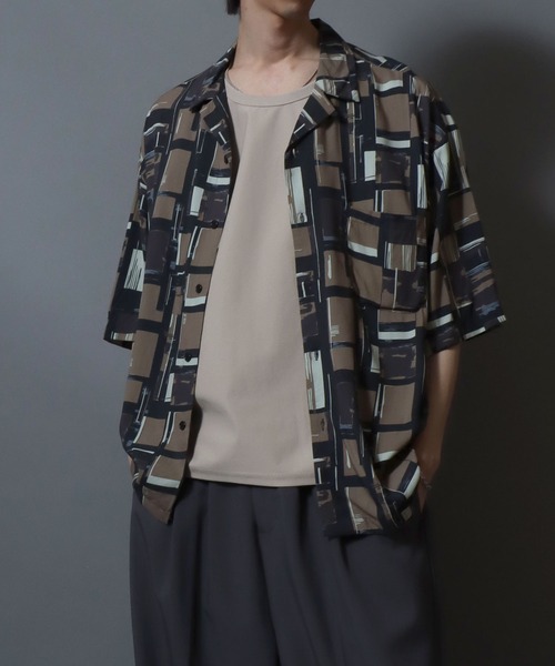 ANPAS(アンパス)の「Rayon Patterned Aloha Shirt / レーヨン総柄アロハシャツ 開襟シャツ メンズ トップス ハワイアンシャツ 半袖(シャツ/ブラウス・メンズ・ネイビー系1/ネイビー系3/ブラック系2/ネイビー系2/ブラック系5/ブラック系4/アイボリー系1/ブラック系3/ブラック系1・M/XL/L)」の17枚目の写真