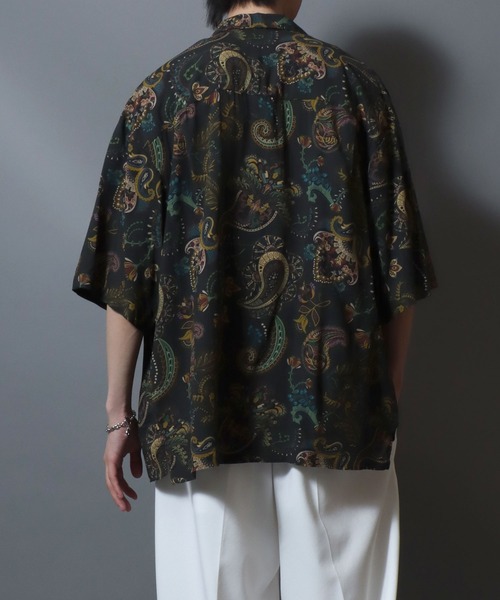 ANPAS(アンパス)の「Rayon Patterned Aloha Shirt / レーヨン総柄アロハシャツ 開襟シャツ メンズ トップス ハワイアンシャツ 半袖(シャツ/ブラウス・メンズ・ネイビー系1/ネイビー系3/ブラック系2/ネイビー系2/ブラック系5/ブラック系4/アイボリー系1/ブラック系3/ブラック系1・M/XL/L)」の21枚目の写真