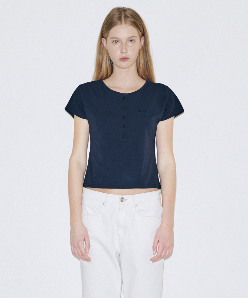 SINOON(シヌーン)の「SN Henley Neck Cap Sleeved T-shirt (Navy)(Tシャツ/カットソー・レディース・ネイビー・SMALL/MEDIUM)」の1枚目の写真