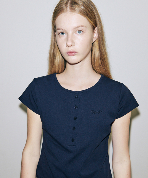 SINOON(シヌーン)の「SN Henley Neck Cap Sleeved T-shirt (Navy)(Tシャツ/カットソー・レディース・ネイビー・SMALL/MEDIUM)」の3枚目の写真