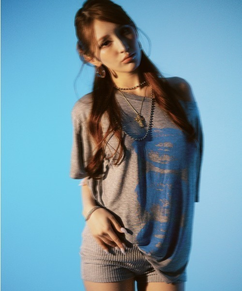 ROYAL FLASH（ロイヤルフラッシュ）の「MITSUKI/ミツキ/N Lip T-shirt（Tシャツ/カットソー・レディース・グレー/ホワイト・F）」の2枚目の写真