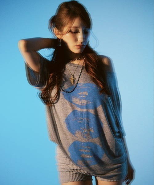 ROYAL FLASH（ロイヤルフラッシュ）の「MITSUKI/ミツキ/N Lip T-shirt（Tシャツ/カットソー・レディース・グレー/ホワイト・F）」の4枚目の写真