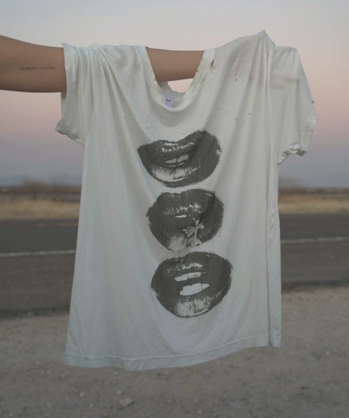 ROYAL FLASH（ロイヤルフラッシュ）の「MITSUKI/ミツキ/N Lip T-shirt（Tシャツ/カットソー・レディース・グレー/ホワイト・F）」の8枚目の写真