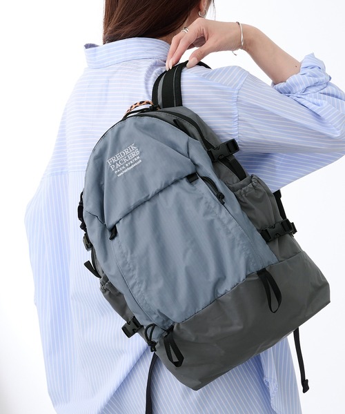 FREDRIK PACKERS(フレドリックパッカーズ)の「【FREDRIK PACKERS】QUEST PACK(バックパック/リュック・レディース・ブラック系1/チャコールグレー/ブラック系その他2・FREE)」の3枚目の写真