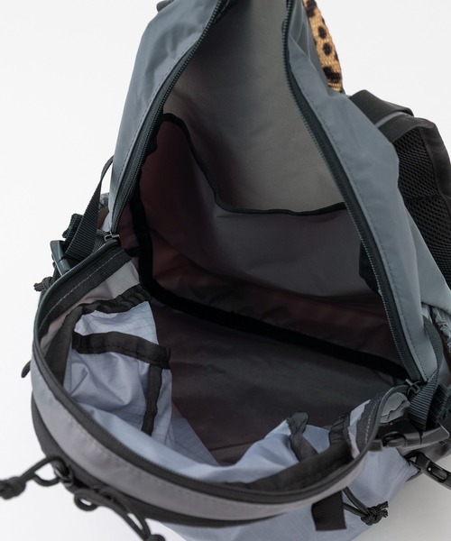 FREDRIK PACKERS(フレドリックパッカーズ)の「【FREDRIK PACKERS】QUEST PACK(バックパック/リュック・レディース・ブラック系1/チャコールグレー/ブラック系その他2・FREE)」の12枚目の写真