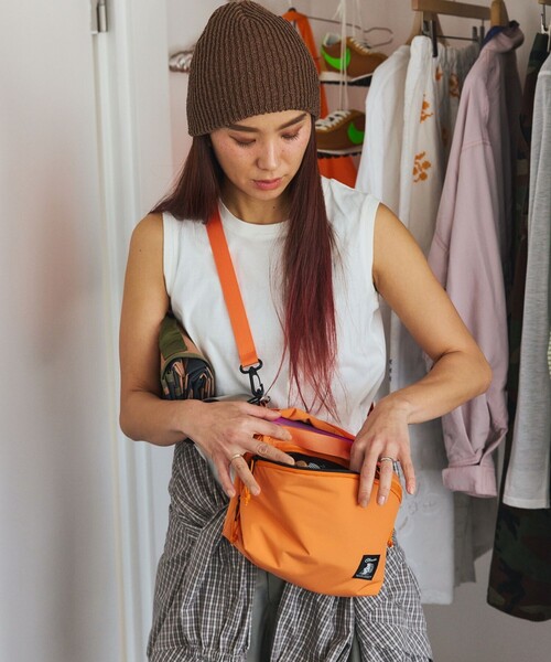 COBMASTER（コブマスター）の「Cobmaster × FREAK'S STORE/コブマスター × フリークスストア 別注 KOOLTHING SOFT COOLER BAG S クールシング ソフトクーラーバッグ【保冷】（ショルダーバッグ・レディース・オレンジ/ライム/グレー/ブラック・ONE SIZE）」の17枚目の写真