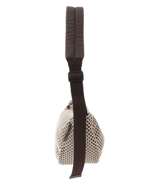 CONVERSE TOKYO（コンバーストウキョウ）の「MESH MOON SHOULDER BAG（ショルダーバッグ・レディース・ブラック/グレー/ベージュ・FREE）」の9枚目の写真