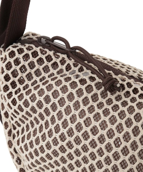 CONVERSE TOKYO（コンバーストウキョウ）の「MESH MOON SHOULDER BAG（ショルダーバッグ・レディース・ブラック/グレー/ベージュ・FREE）」の12枚目の写真