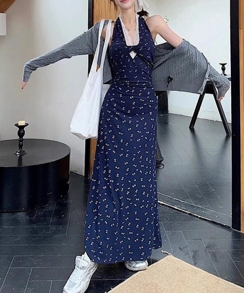 SallyLunn(サリーラン)の「ホルターネック花柄ロングワンピース(ワンピース・レディース・ネイビー・MEDIUM/LARGE)」の5枚目の写真