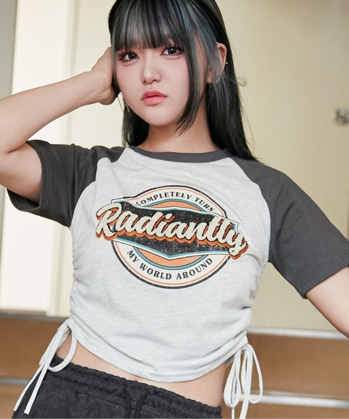 GORGE(ゴージ)の「《サイドドロスト・サガラロゴ刺繍》カットソー/Y2K/春夏/全4色(Tシャツ/カットソー・レディース・オフホワイト/カーキ/ボルドー/チャコール・F)」の2枚目の写真