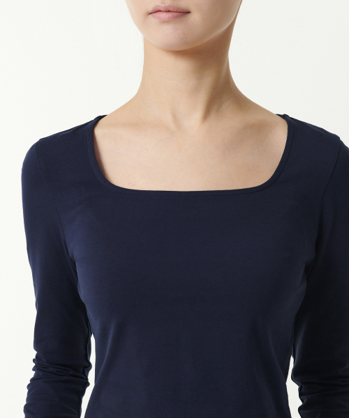 MUSINSA STANDARD WOMAN（ムシンサスタンダードウーマン）の「ウィメンズスリムクロップスクエアネック長袖Tシャツ[ネイビー]（Tシャツ/カットソー・レディース・その他・SMALL/MEDIUM/LARGE/X-LARGE/X-SMALL）」の4枚目の写真