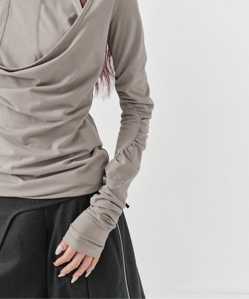 CONZ(コンズ)の「layered long sleeve top(Tシャツ/カットソー・レディース・ブラック/ライトグレー・FREE)」の4枚目の写真
