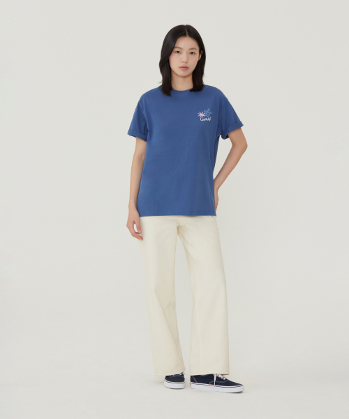 COVERNAT WOMAN（カバーナットウーマン）の「ウーマンオーバーサイズサマー旅行グラフィックTシャツダークブルー（Tシャツ/カットソー・レディース・その他・WS/WM）」の4枚目の写真