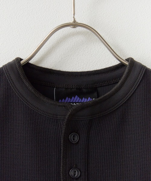 THOUSAND MILE(サウザンドマイル)の「THOUSAND MILE/サウザンドマイル ヘンリーネックワッフルTシャツ ロゴ刺繍 半袖Tシャツ 秋 秋服 2026年秋冬(Tシャツ/カットソー・レディース・ホワイト/ブラック・XS)」の9枚目の写真