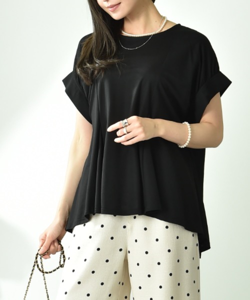 INTERPLANET(インタープラネット)の「【接触冷感】フレアーシルエットカットソー(Tシャツ/カットソー・レディース・ブラック/グレイッシュベージュ/ブルー・FREE)」の1枚目の写真