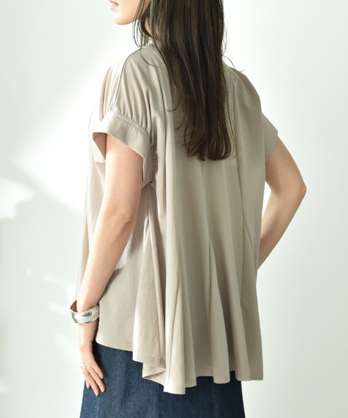 INTERPLANET(インタープラネット)の「【接触冷感】フレアーシルエットカットソー(Tシャツ/カットソー・レディース・ブラック/グレイッシュベージュ/ブルー・FREE)」の9枚目の写真