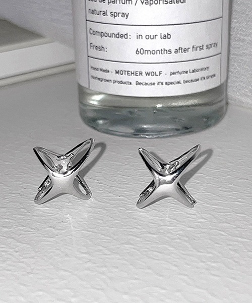 tunee（チュニー）の「シルバーデザインスターペアピアス/レディース/両耳用(T3)（ピアス（両耳用）・レディース・シルバー・FREE）」の8枚目の写真